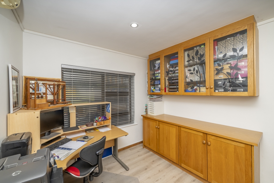 3 Bedroom Property for Sale in Vierlanden Western Cape